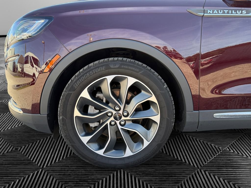 Used 2022 Lincoln Nautilus Reserve image 9