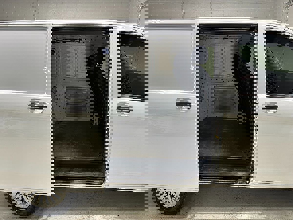 Used 2022 Mercedes-Benz Metris image 8