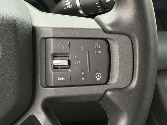 Used 2025 Land Rover Defender 110 X-Dynamic SE AWD/4WD image 14
