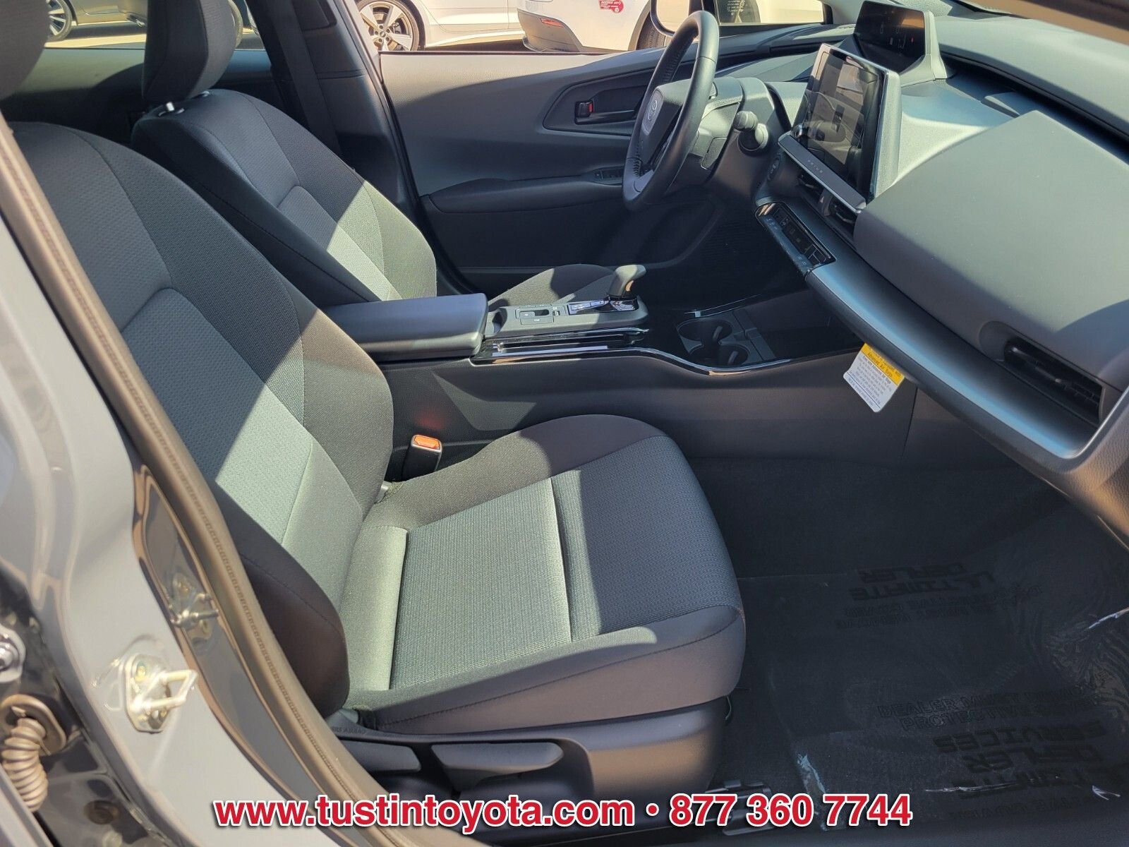 Used 2024 Toyota Prius LE FWD image 15