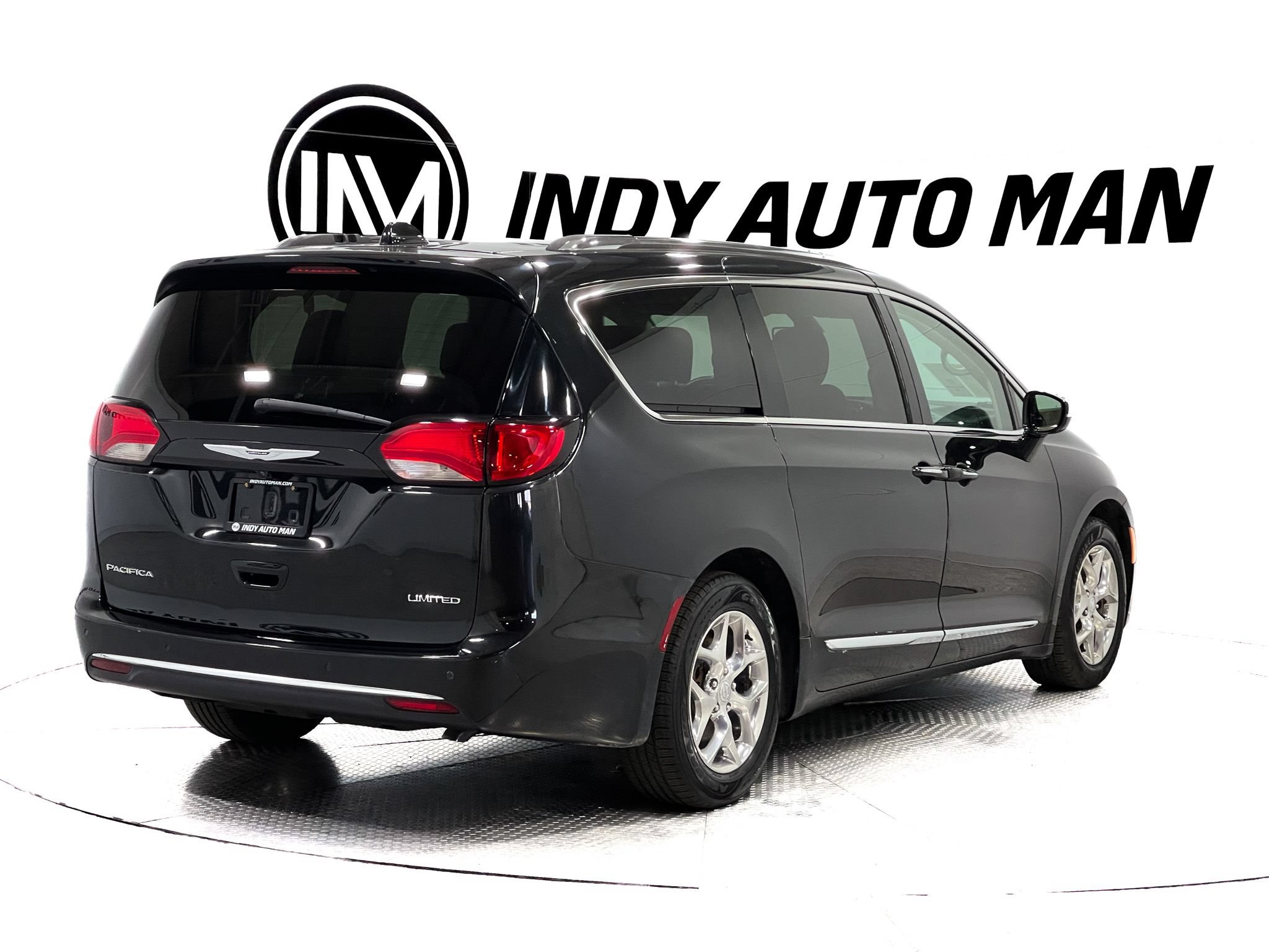 Used 2019 Chrysler Pacifica Limited FWD image 4