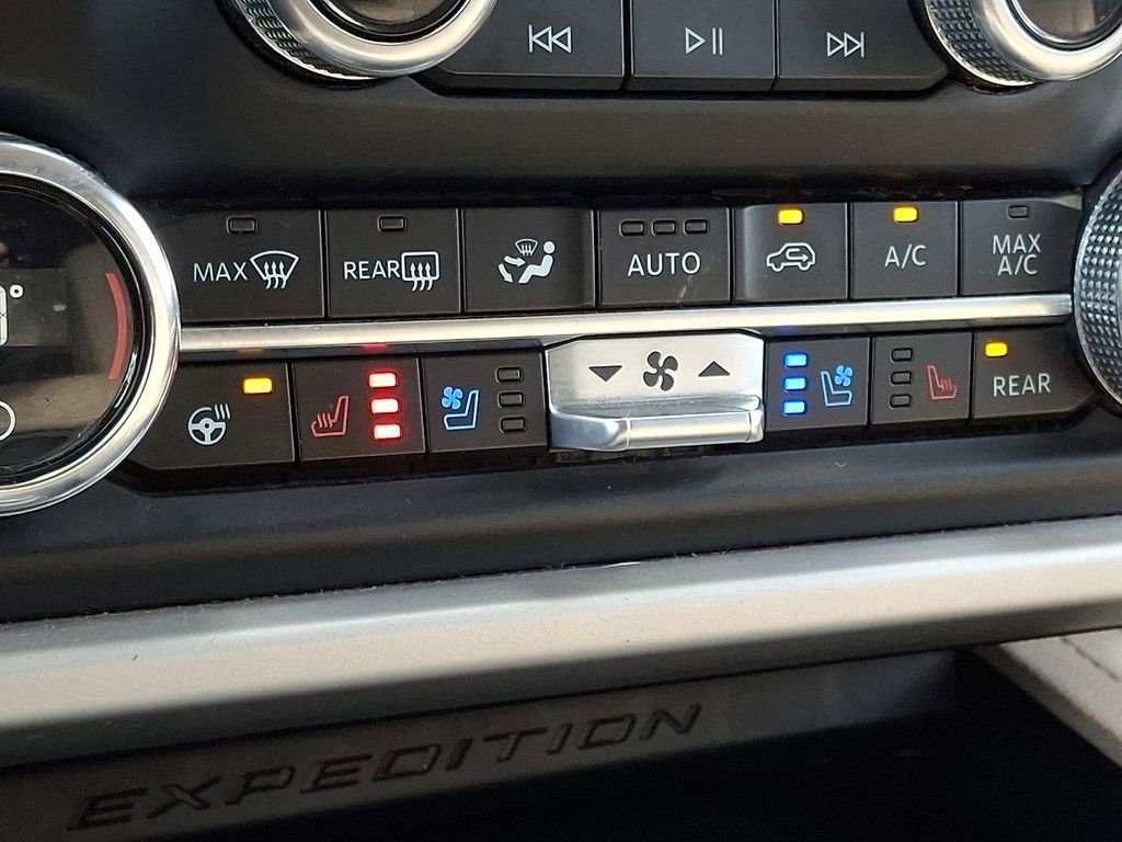 Used 2023 Ford Expedition Max XLT image 26