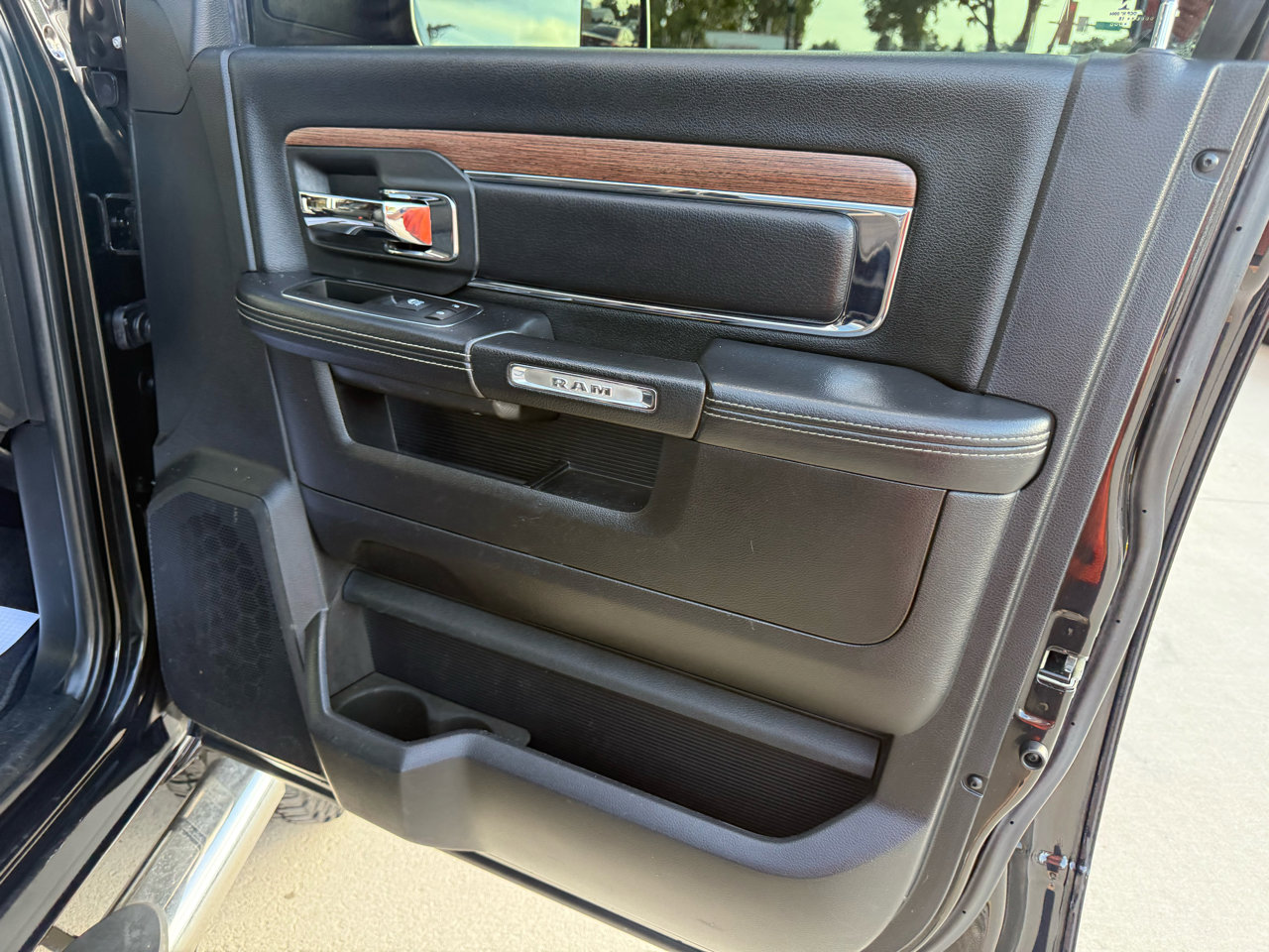 Used 2018 RAM 2500 Laramie image 16