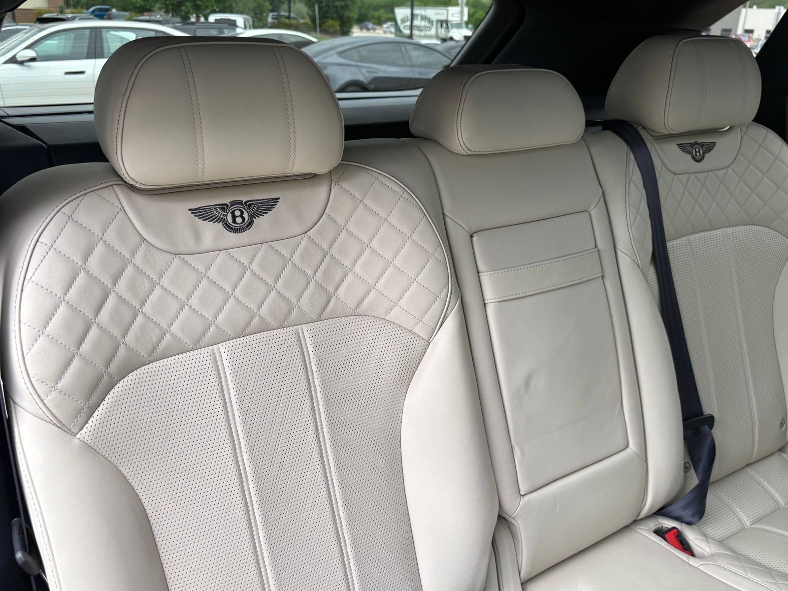 Used 2019 Bentley Bentayga AWD/4WD image 45