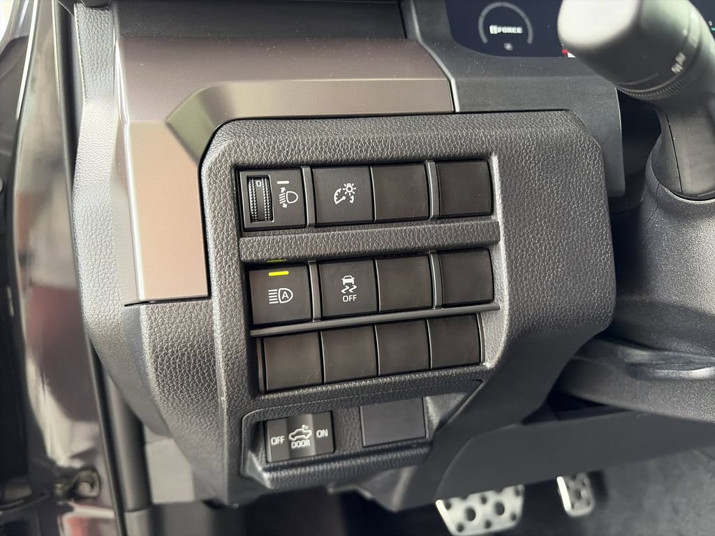 Certified 2025 Toyota Tacoma TRD Sport AWD/4WD image 18