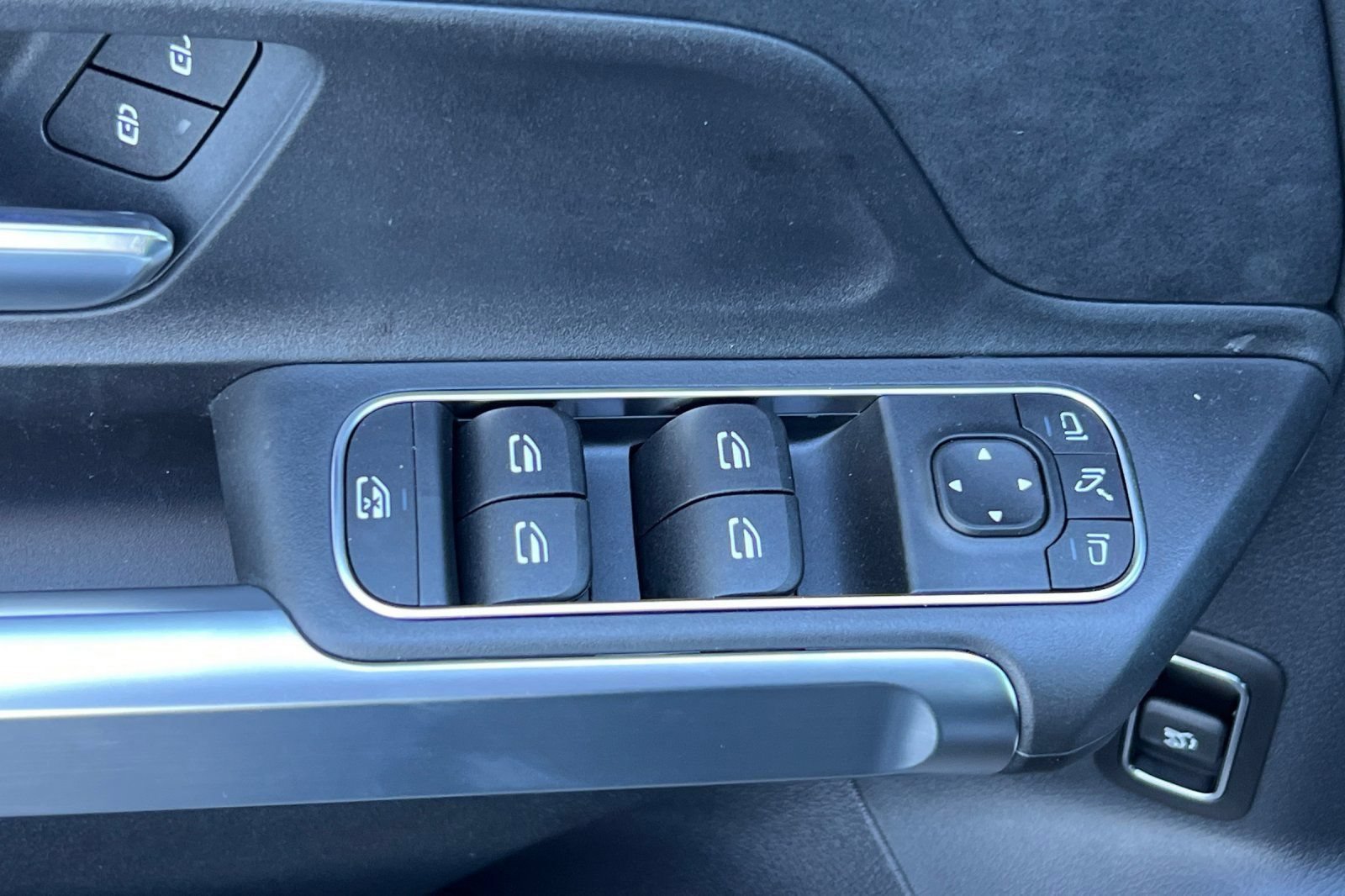 New 2026 Mercedes-Benz GLB 35 AMG 4MATIC image 15
