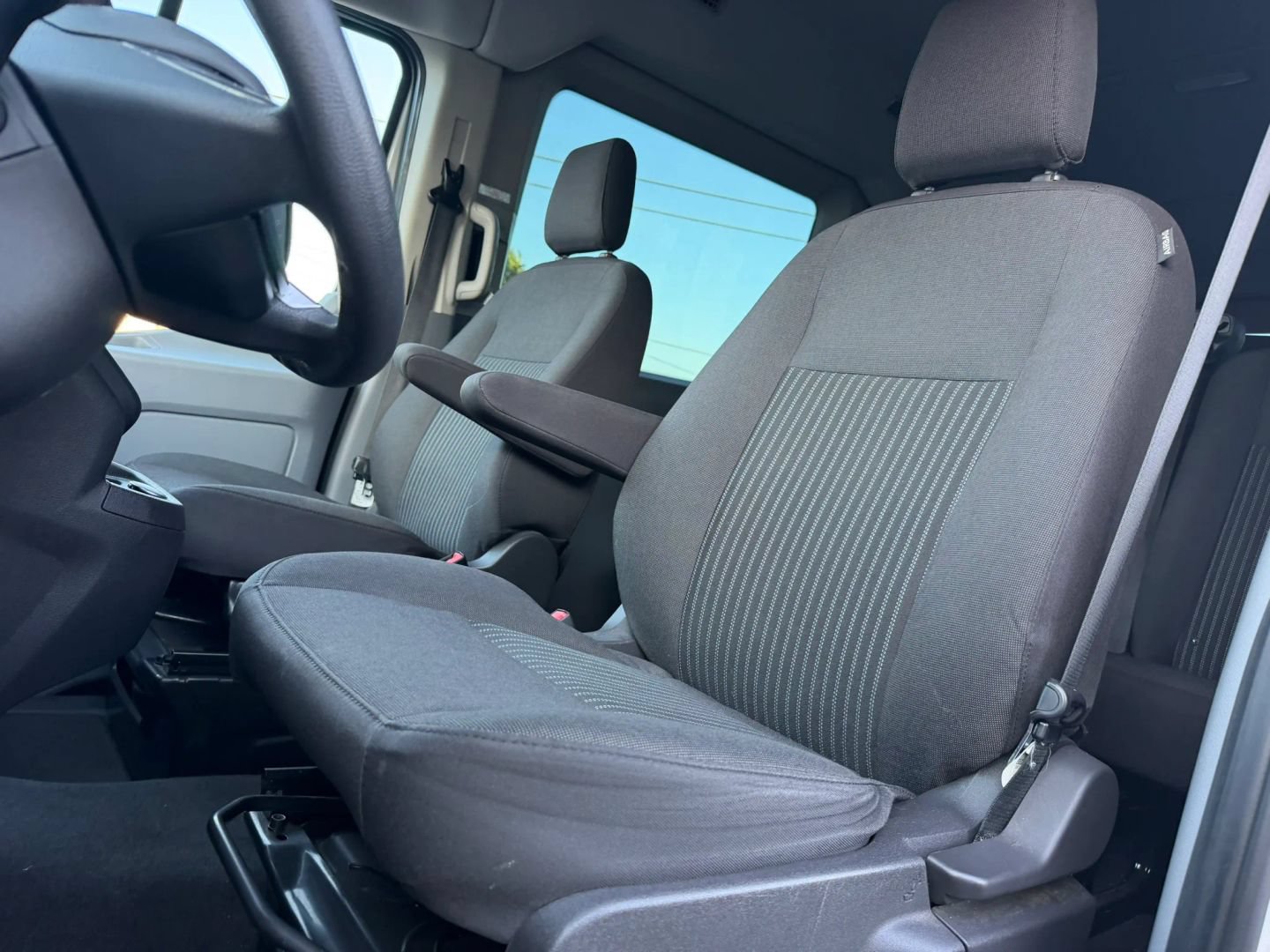 Used 2019 Ford Transit 350 XLT RWD image 10