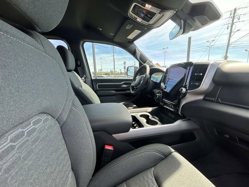 New 2026 RAM 1500 4x4 Crew Cab image 14