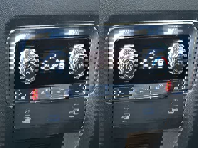 Used 2024 GMC Yukon XL AT4 w/ AT4 Premium Package image 18