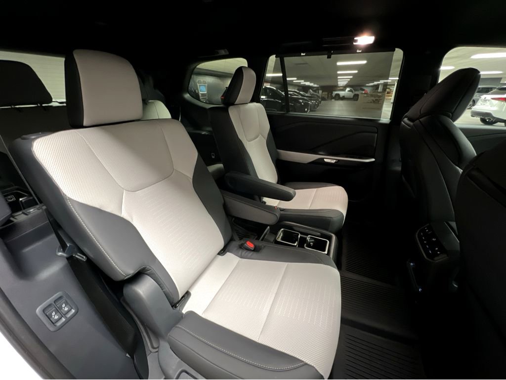 New 2026 Lexus TX 500h AWD image 22