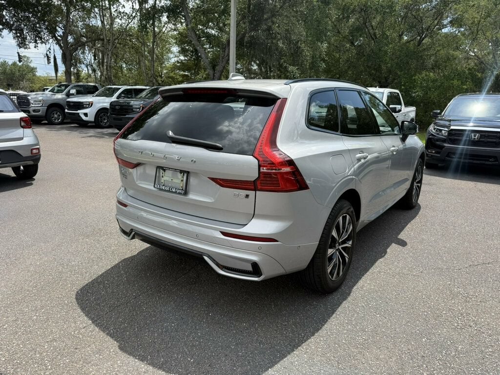 Used 2025 Volvo XC60 B5 Plus AWD/4WD image 12