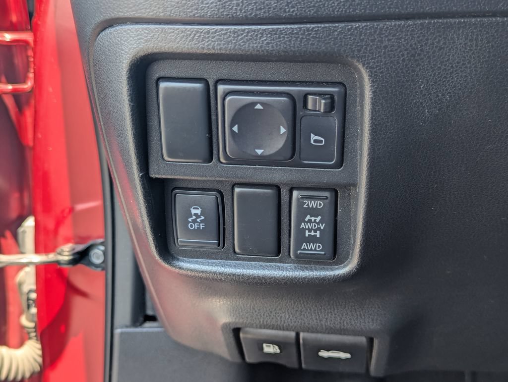 Used 2013 Nissan Juke S AWD/4WD image 22