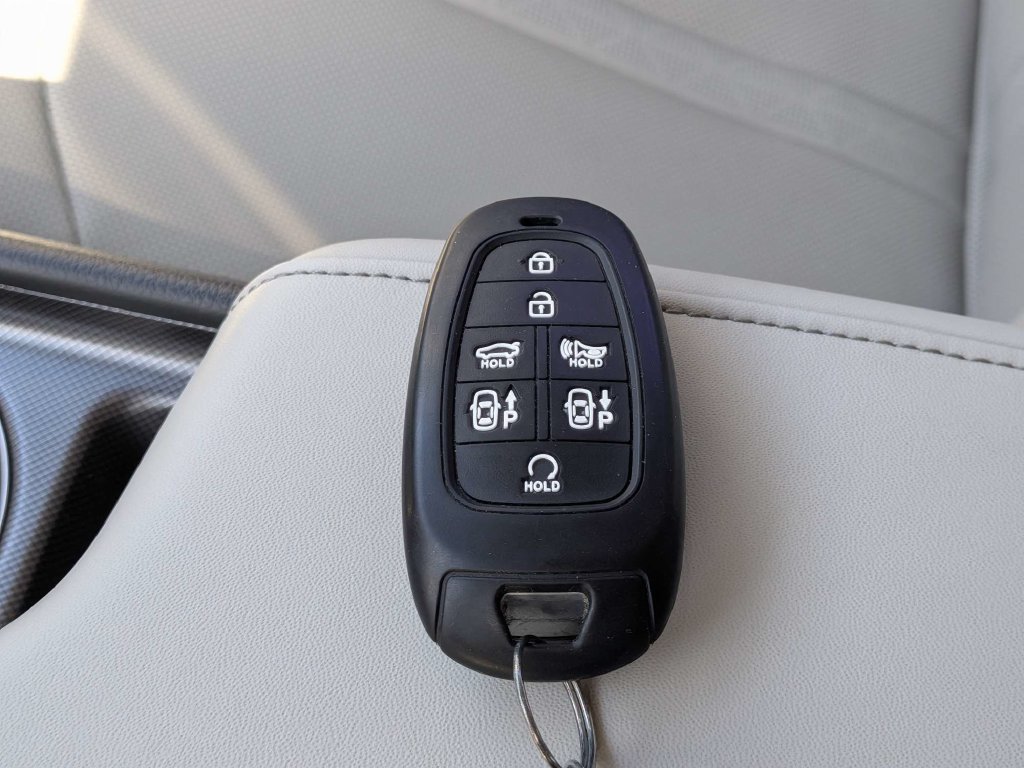 Used 2023 Hyundai Sonata Limited w/ Preferred Accessory Package FWD image 29