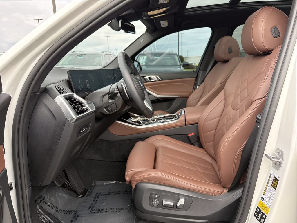 Used 2024 BMW X5 xDrive40i w/ Premium Package AWD/4WD image 11