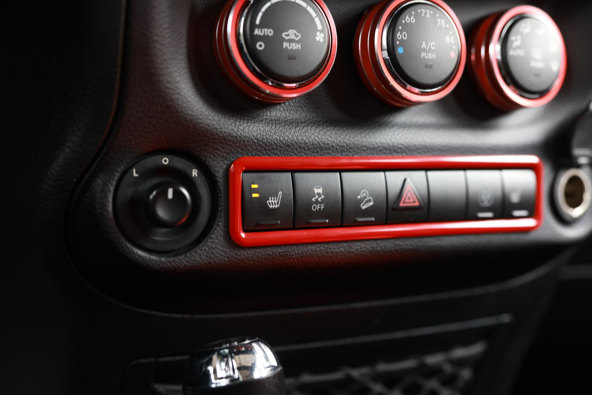 Used 2016 Jeep Wrangler Unlimited Rubicon w/ Connectivity Group image 42