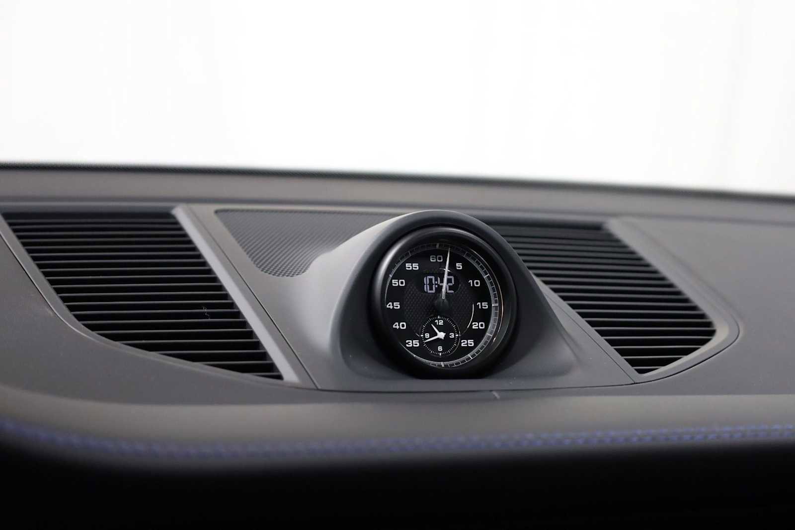 New 2026 Porsche Macan S image 18