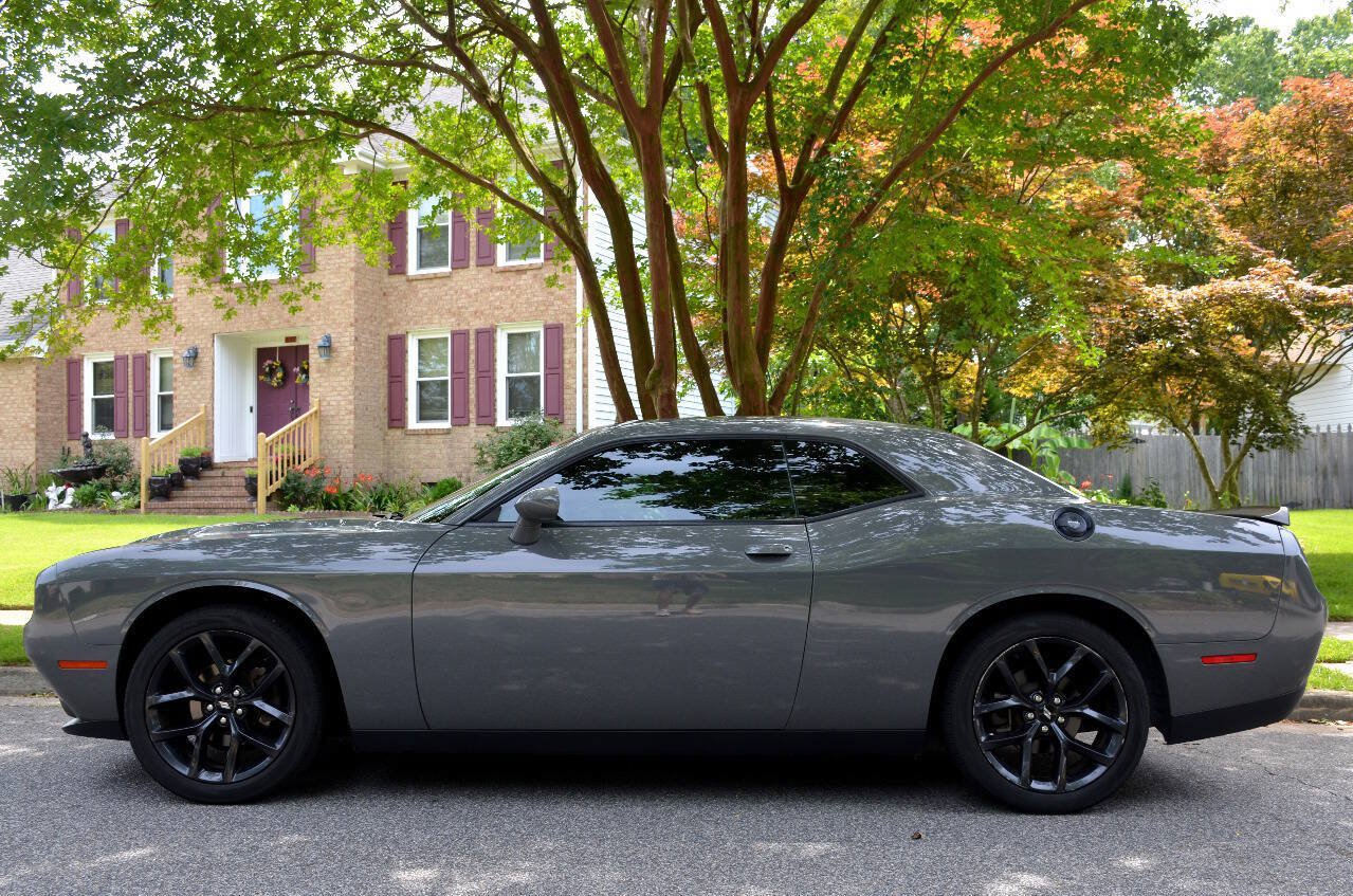 Used 2019 Dodge Challenger SXT w/ Blacktop Package RWD image 10