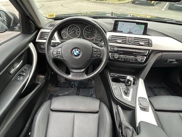 Used 2018 BMW 320i xDrive Sedan AWD/4WD image 17