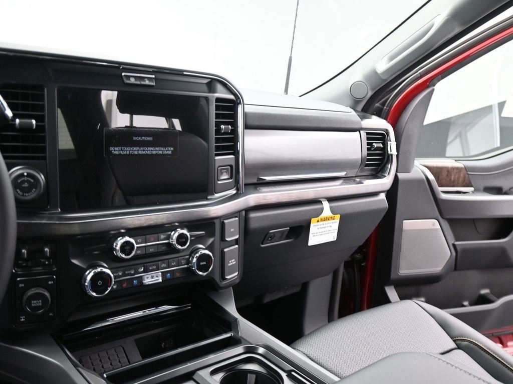 New 2026 Ford F250 Lariat w/ Black Appearance Package image 3