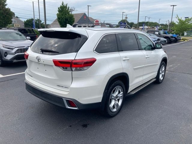 Used 2017 Toyota Highlander Limited AWD/4WD image 11