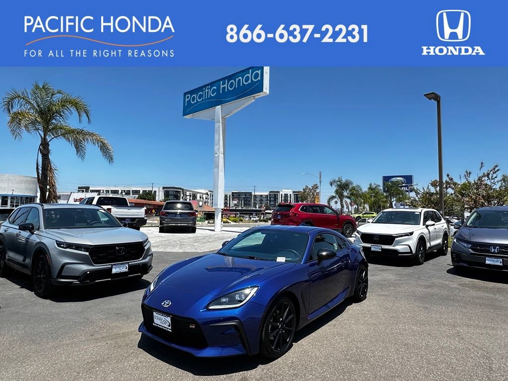 Used 2024 Toyota GR86 Premium RWD image 1