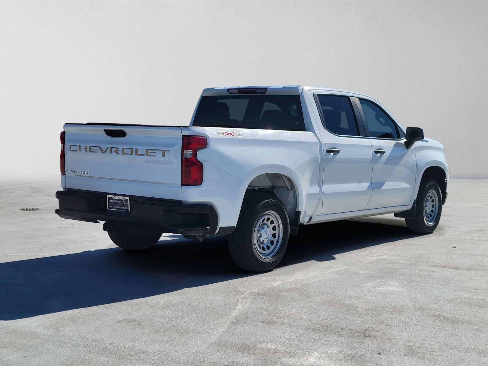 Used 2024 Chevrolet Silverado 1500 W/T w/ WT Value Package AWD/4WD image 3