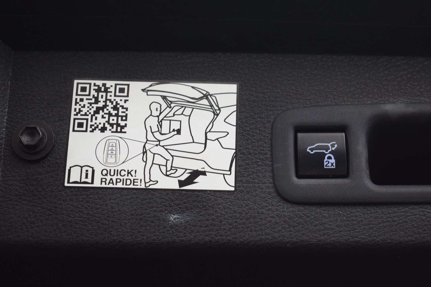Used 2024 Toyota Sienna Platinum AWD/4WD image 13