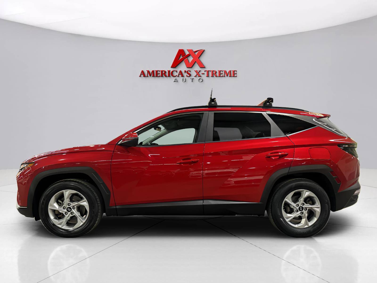 Used 2022 Hyundai Tucson SEL FWD image 2