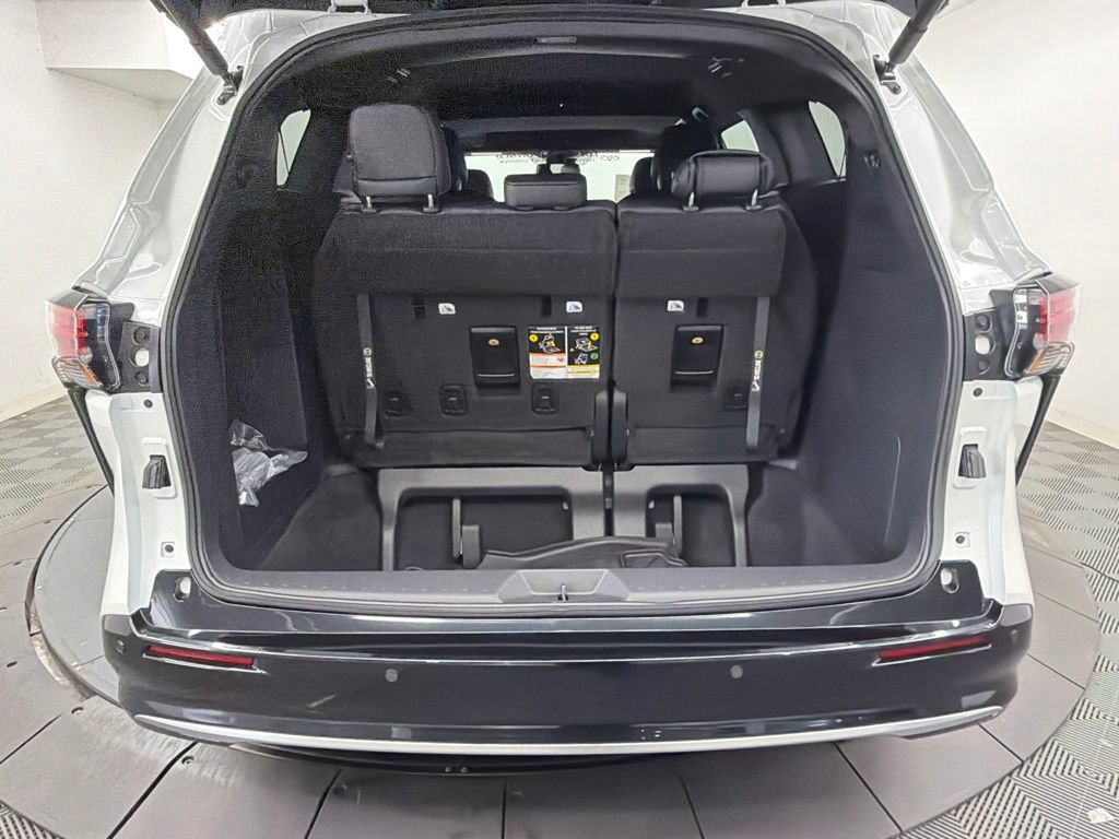 Used 2026 Toyota Sienna Limited FWD image 15
