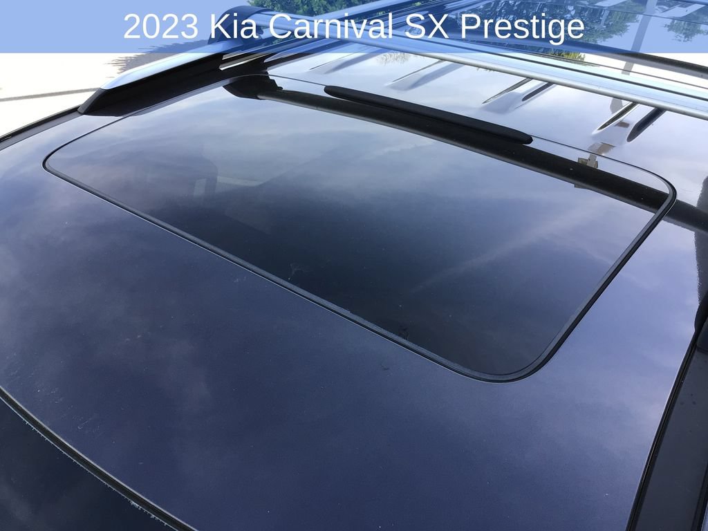 Used 2023 Kia Carnival SX Prestige FWD image 2