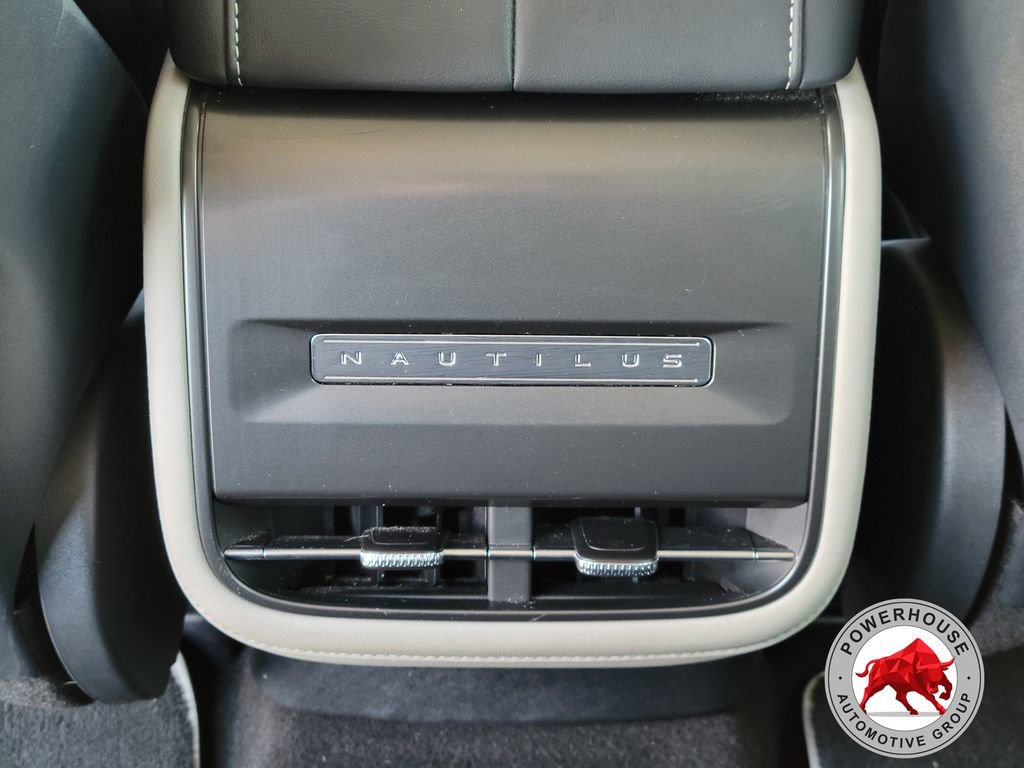 Used 2024 Lincoln Nautilus Reserve AWD/4WD image 18
