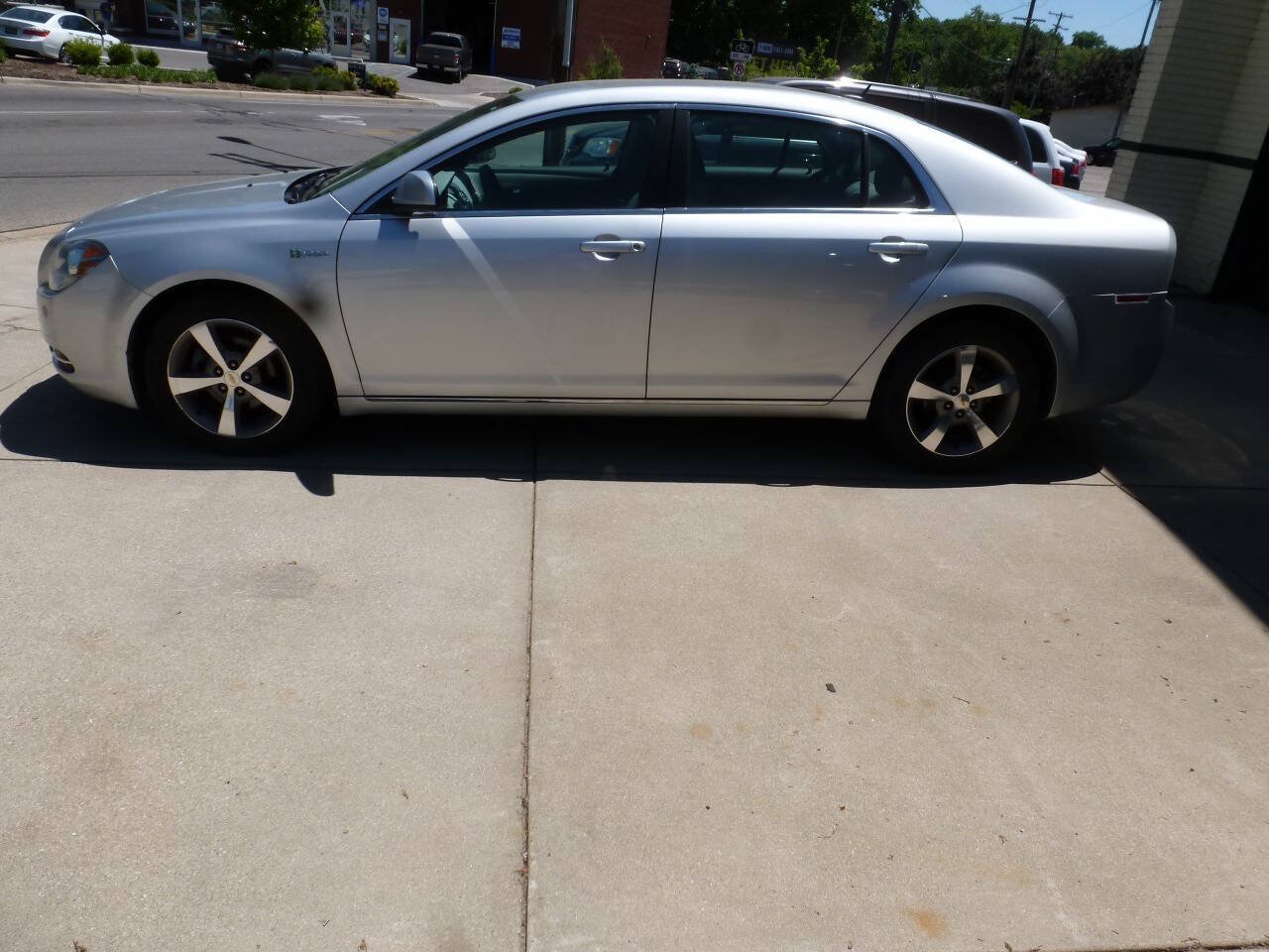 Used 2010 Chevrolet Malibu Hybrid FWD image 6