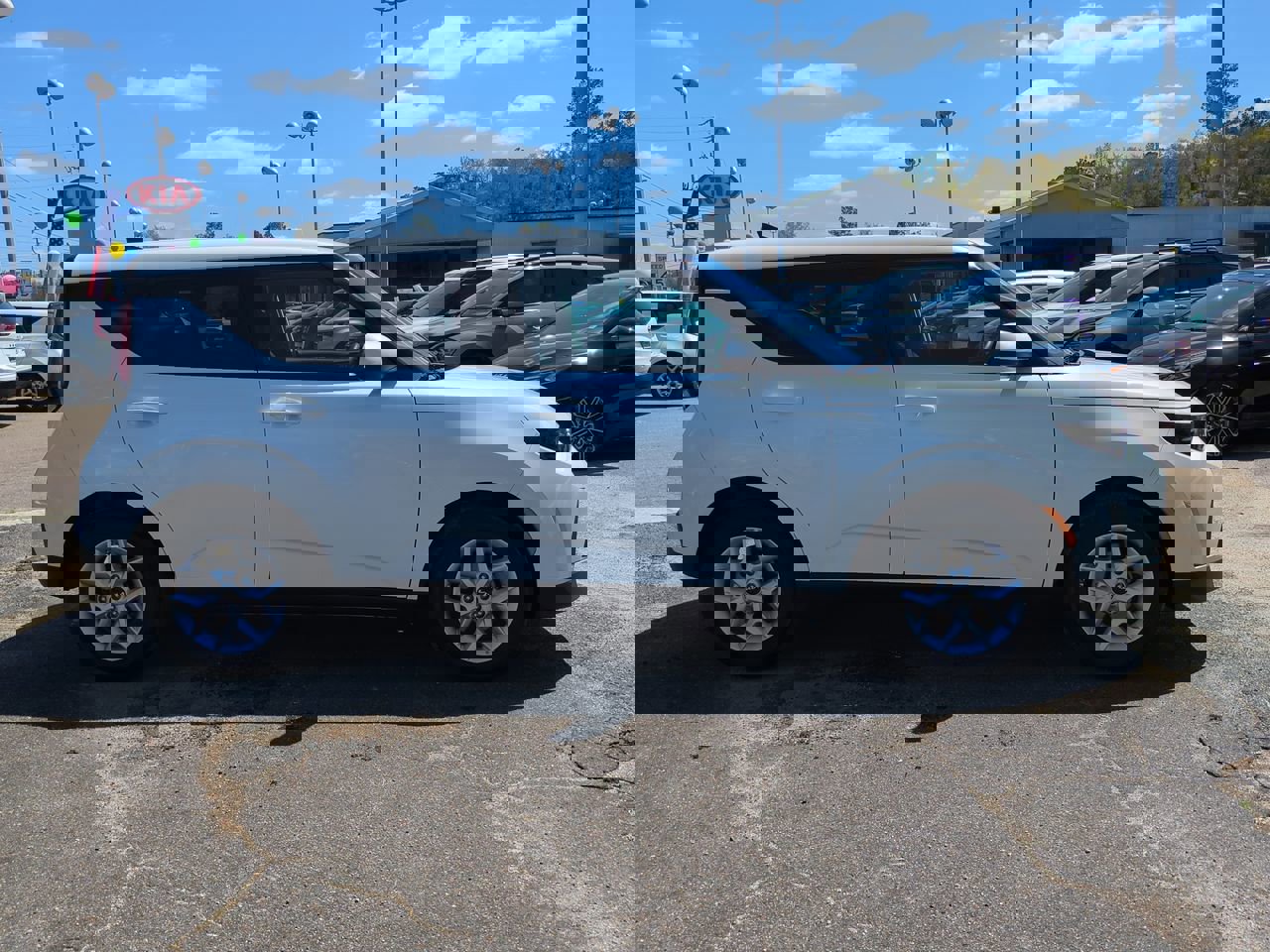 Used 2025 Kia Soul LX image 4