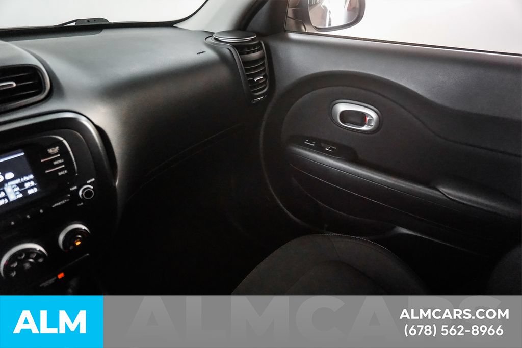 Used 2018 Kia Soul FWD image 33