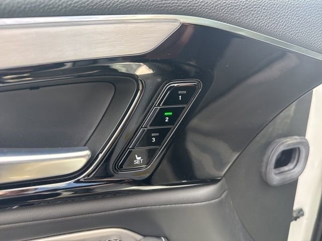 Used 2024 Acura MDX SH-AWD w/ Technology Package image 2
