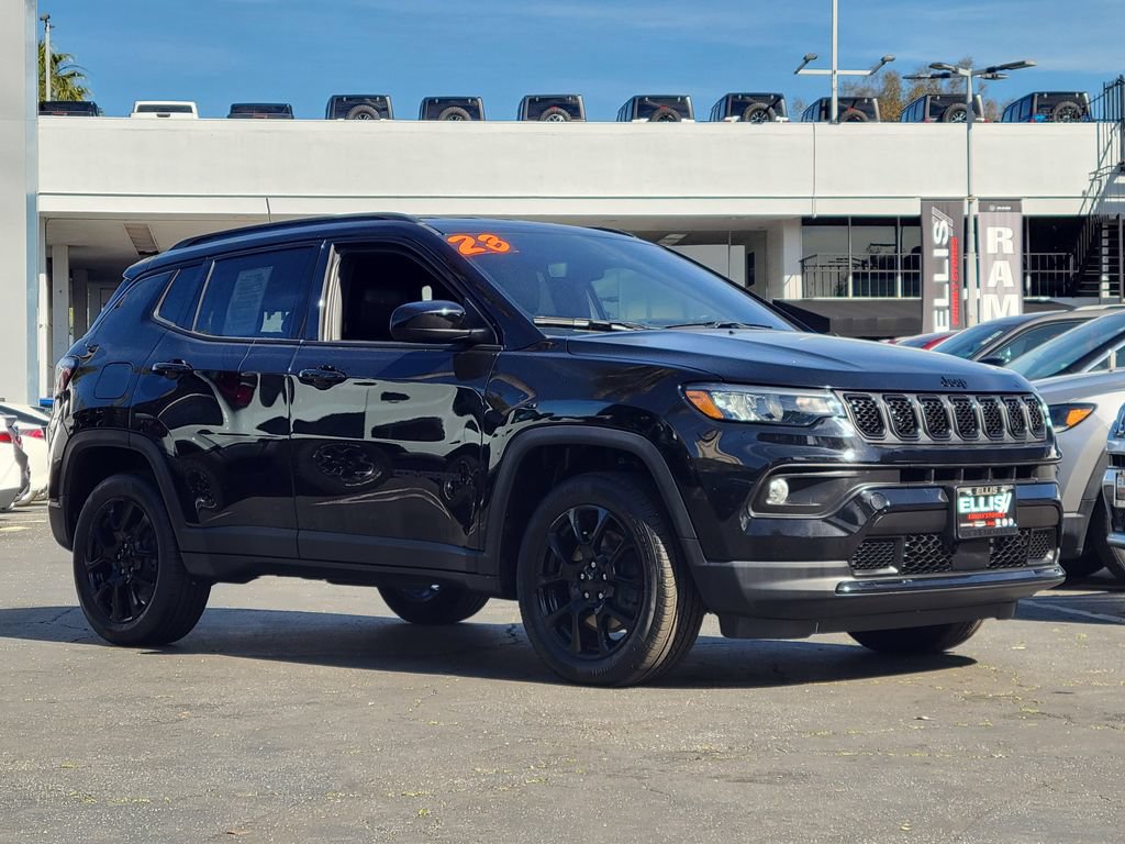 Used 2023 Jeep Compass Latitude AWD/4WD image 31