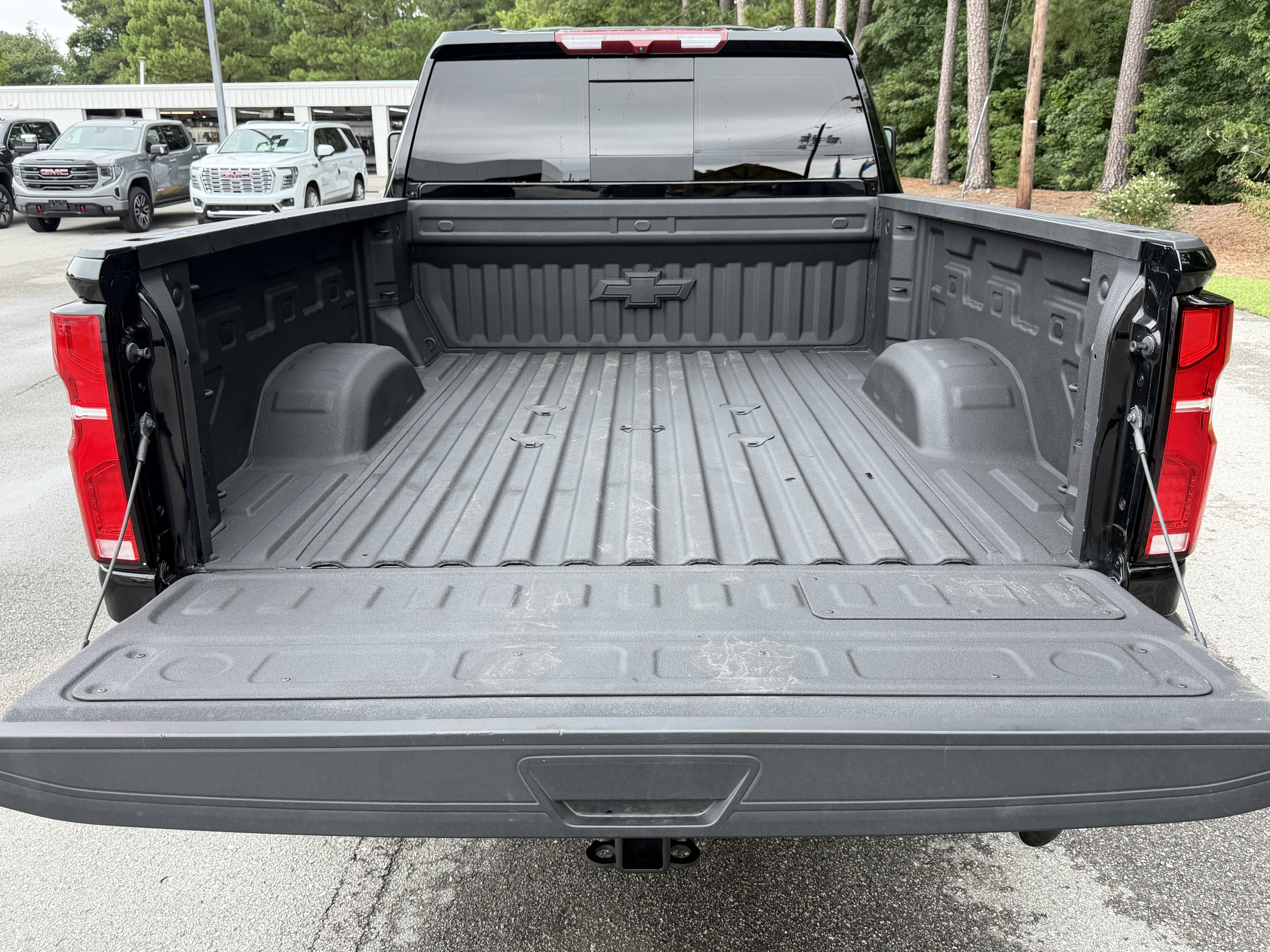 Used 2025 Chevrolet Silverado 2500 LTZ w/ Trail Boss Package AWD/4WD image 4