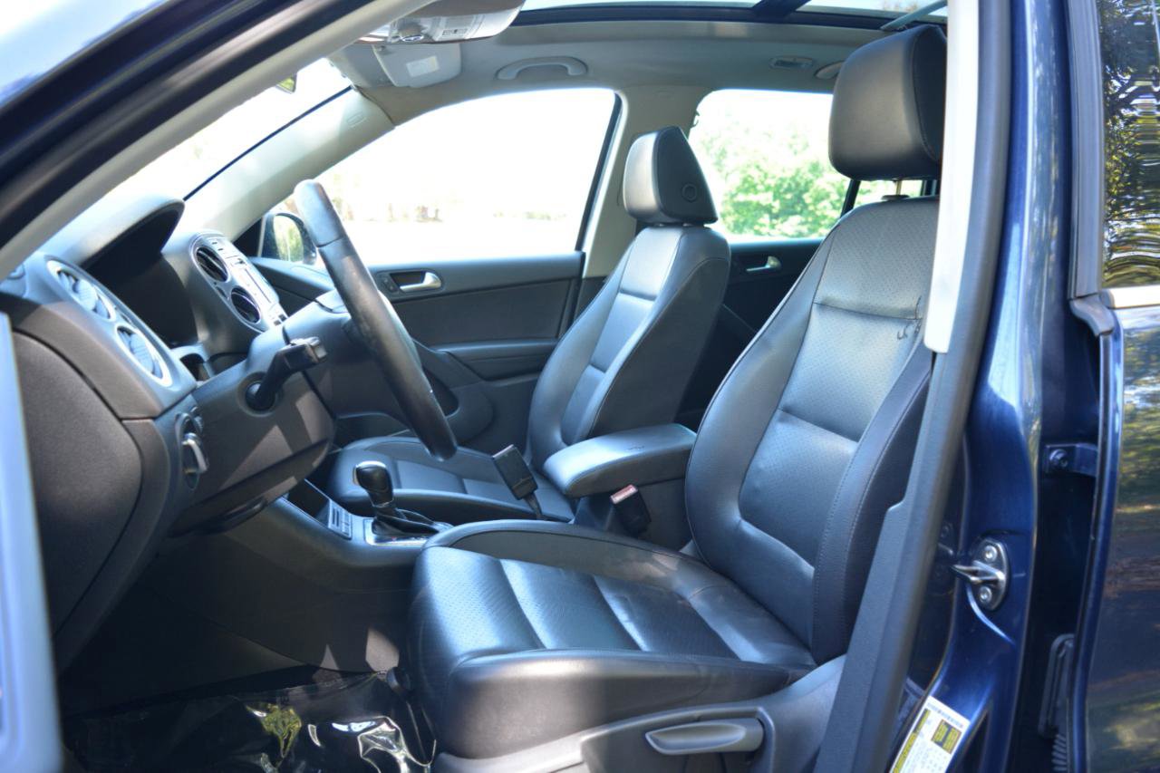 Used 2011 Volkswagen Tiguan S image 10