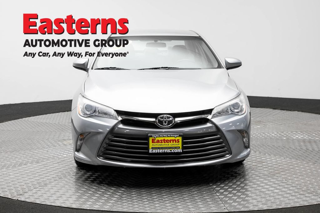 Used 2015 Toyota Camry LE FWD image 2