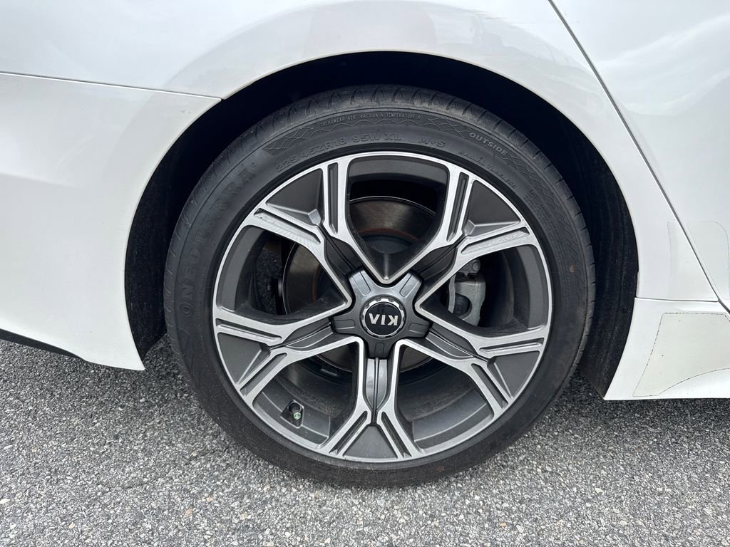 Certified 2020 Kia Stinger GT-Line w/ Sun & Sound Package image 17