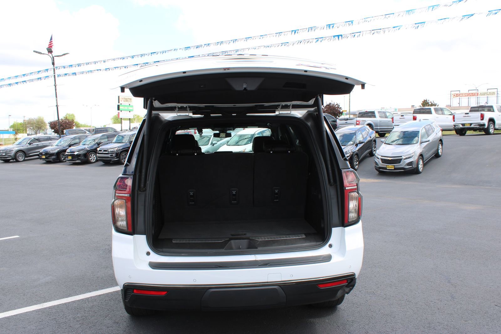 Used 2022 Chevrolet Tahoe RST w/ Luxury Package AWD/4WD image 8