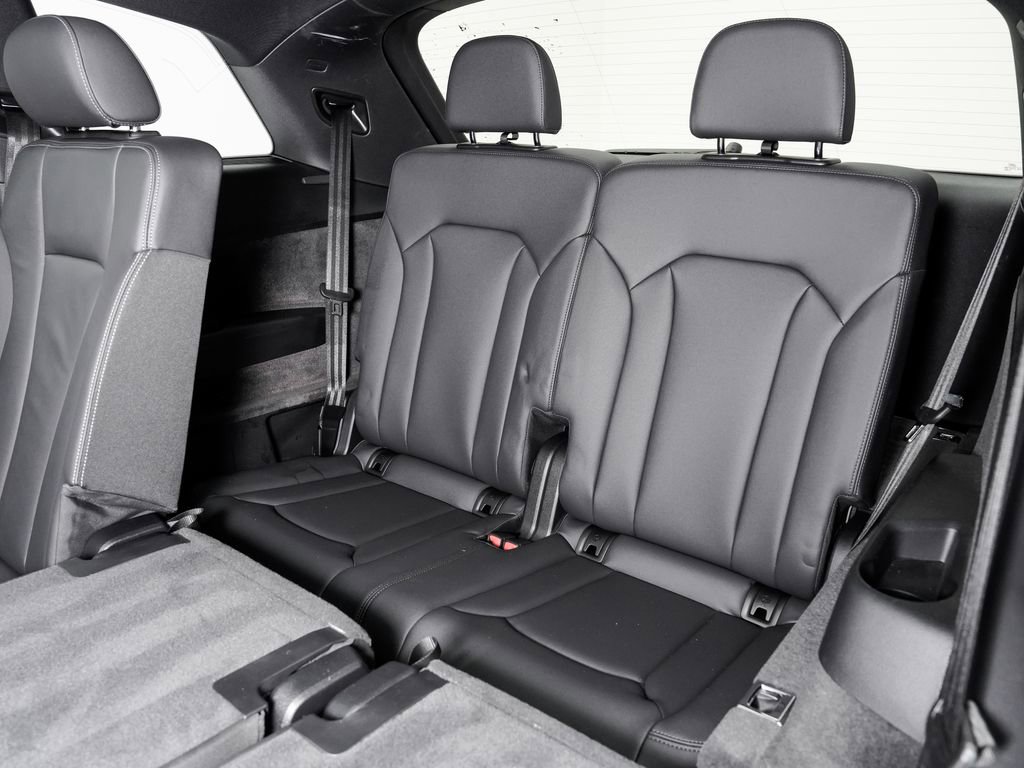 Certified 2025 Audi Q7 3.0T Premium w/ Convenience Package image 24