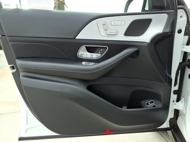 Certified 2025 Mercedes-Benz GLE 450e 4MATIC w/ Driver Assistance Package image 12