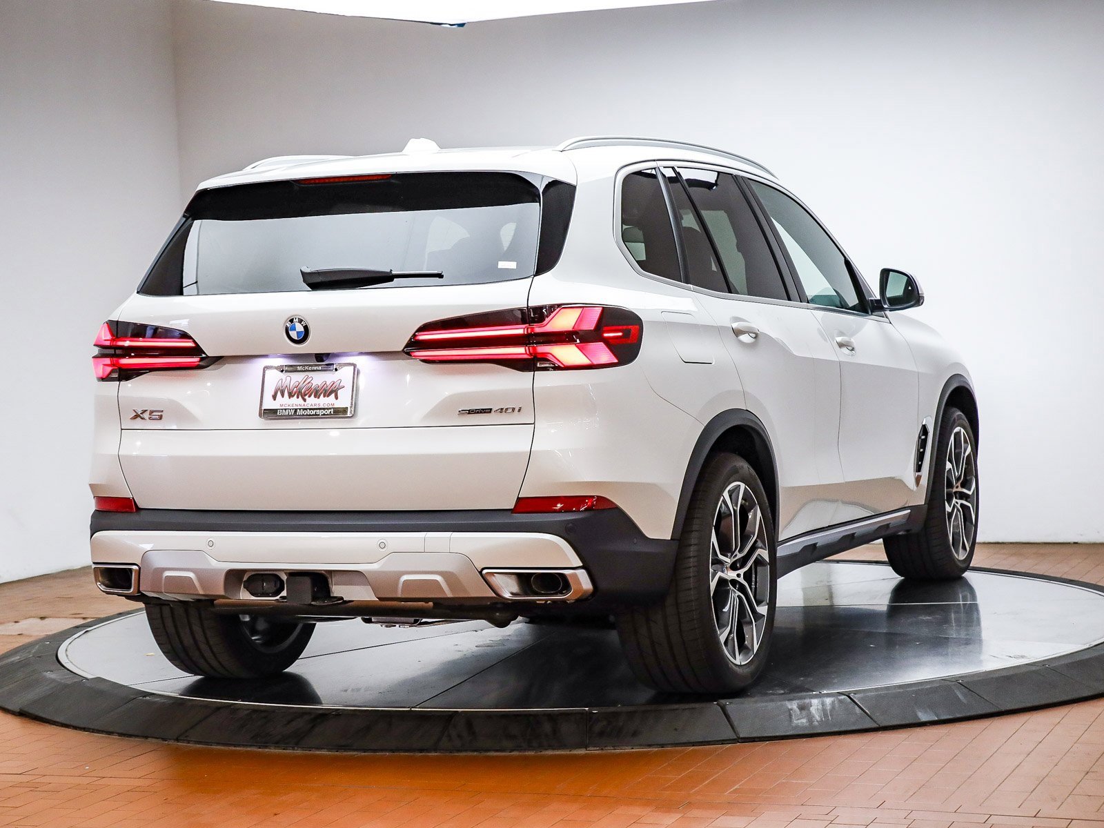 New 2026 BMW X5 sDrive40i w/ Premium Package image 7
