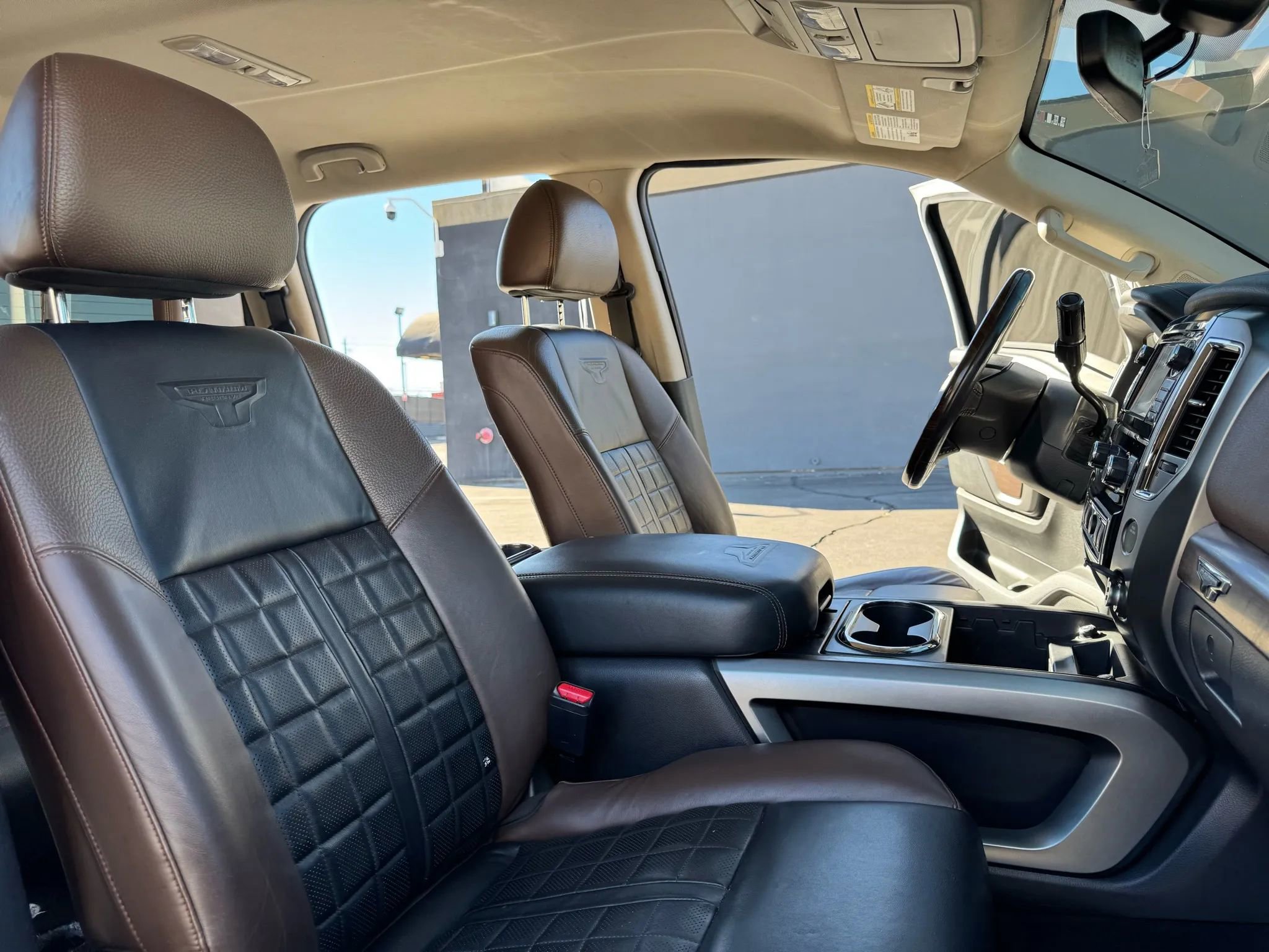 Used 2017 Nissan Titan Platinum Reserve image 17