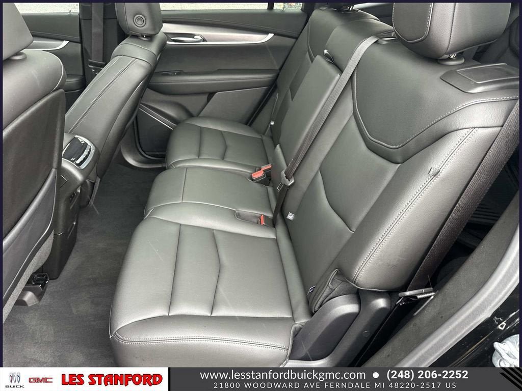 Used 2025 Cadillac XT6 Luxury AWD/4WD image 13