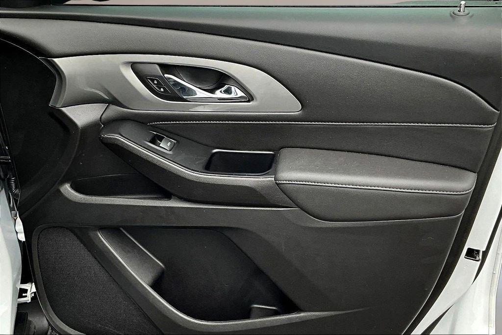 Used 2023 Chevrolet Traverse LT w/ Midnight/Sport Edition AWD/4WD image 28