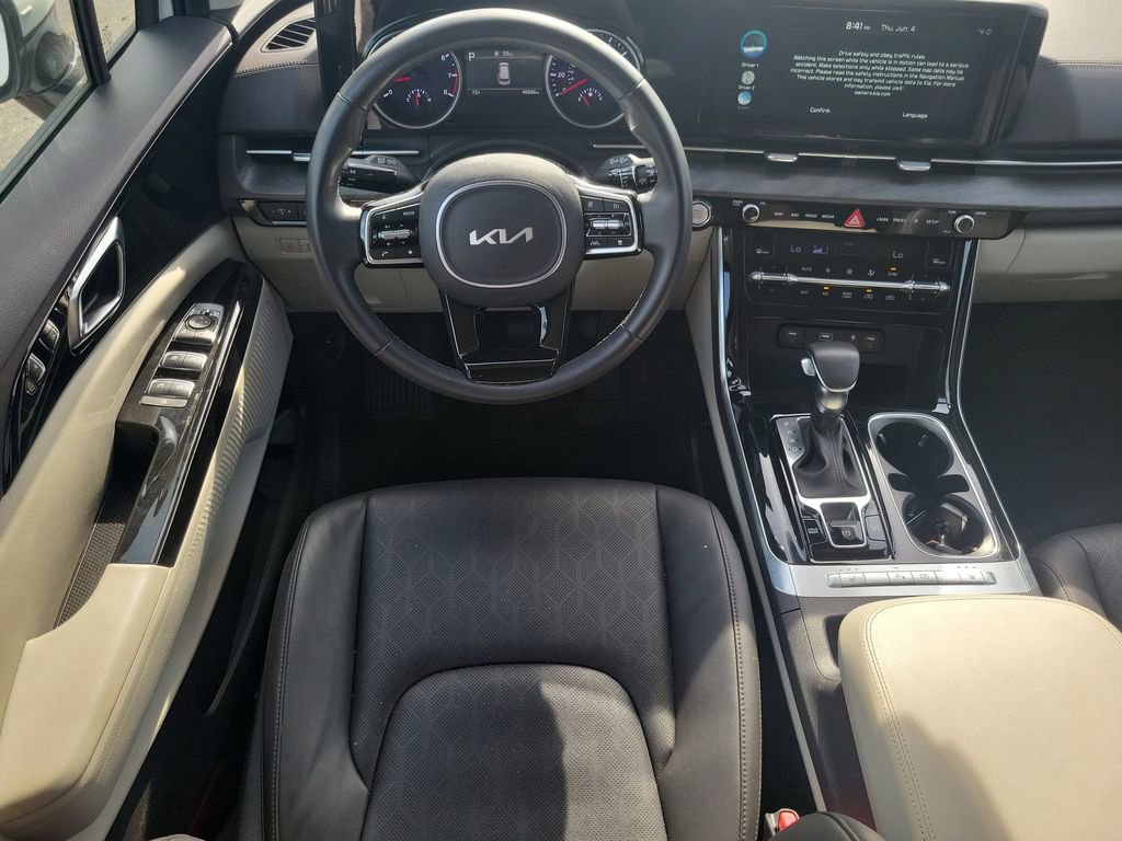 Used 2024 Kia Carnival EX FWD image 23