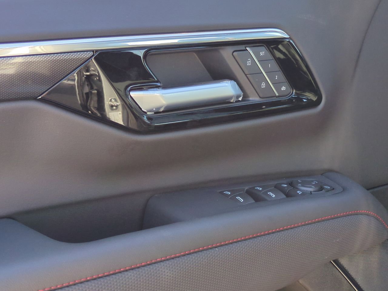 New 2026 Chevrolet Suburban RST image 24