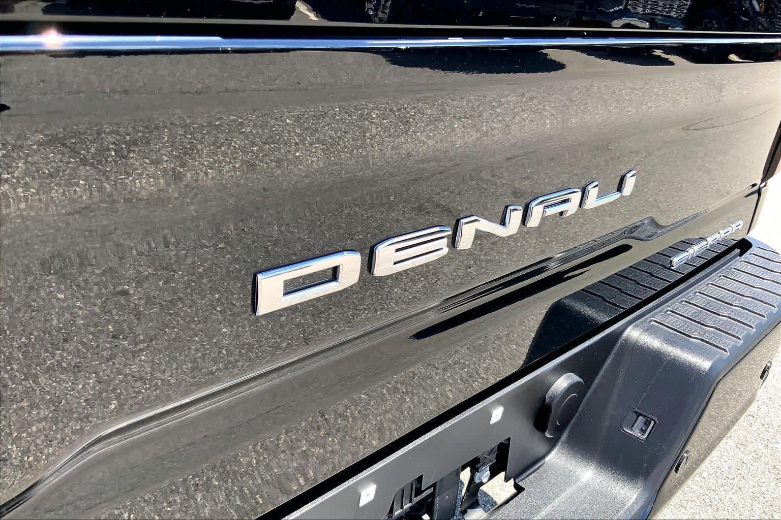 Used 2023 GMC Sierra 2500 Denali w/ Denali Ultimate Package AWD/4WD image 32